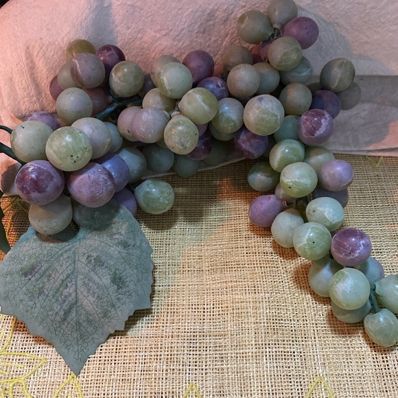 VINTAGE PLASTIC GRAPES - Picture 2 of 2